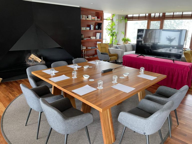 a953bf29-15b5-40e4-abe6-aae25f70484d